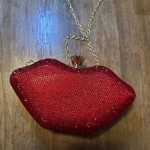 Red Crystal Lip-Shaped Clutch